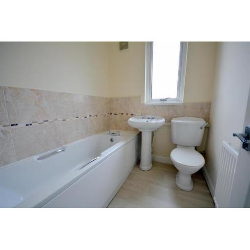 29 Lambton Bathroom.jpg