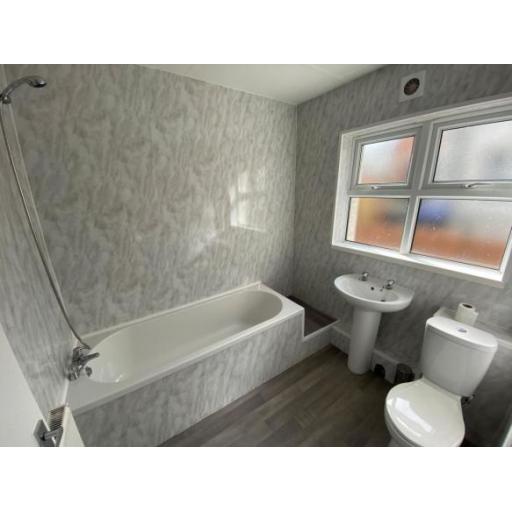 Bourne Bathroom.jpg