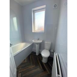 High yield property in County Durham – Refurbished bathroom (3).jpg