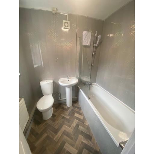 High yielding property in County Durham – Refurbished bathroom.jpg